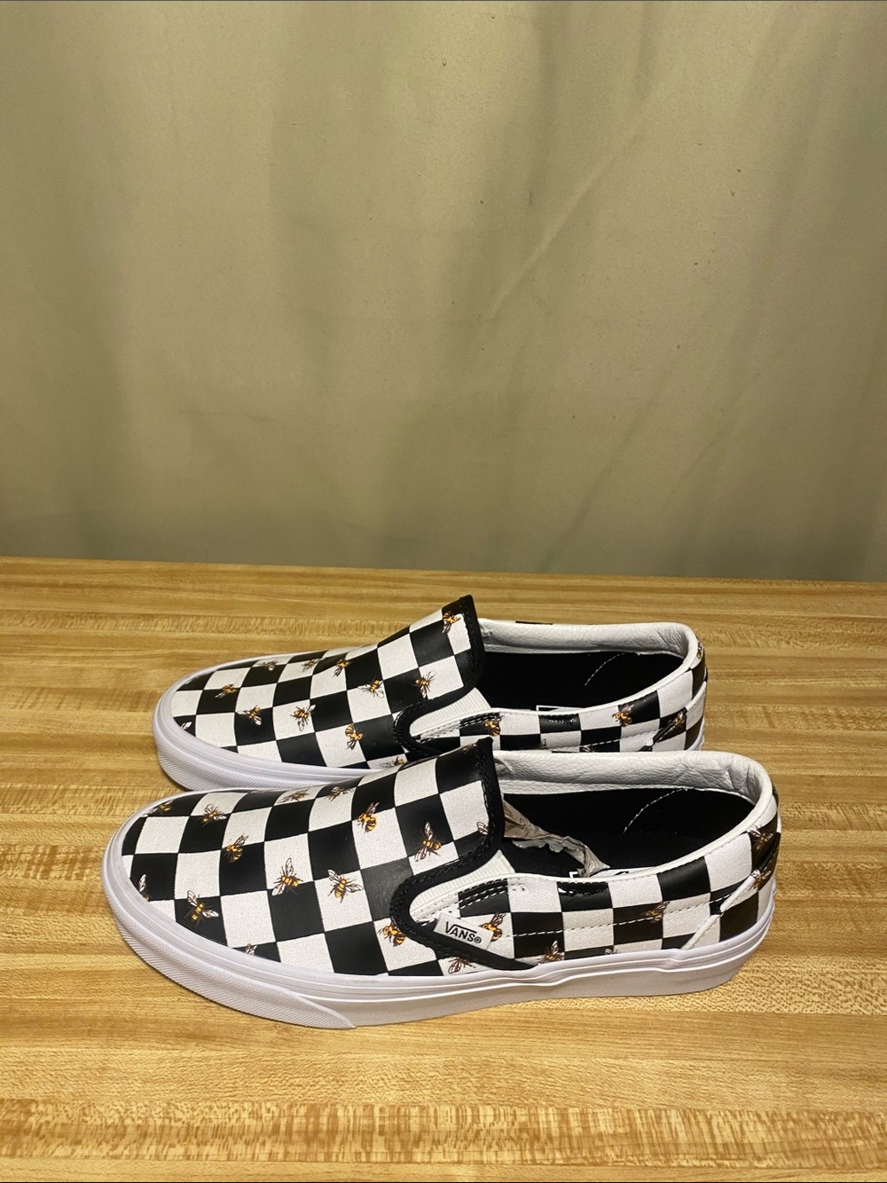 Vans Classic Black White Slip-On Bee Check Skateboarding Shoes W 9/ Mens 7.